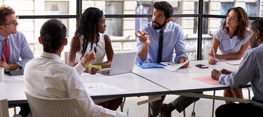 Como deve ser a comunicação entre o gestor e a equipe