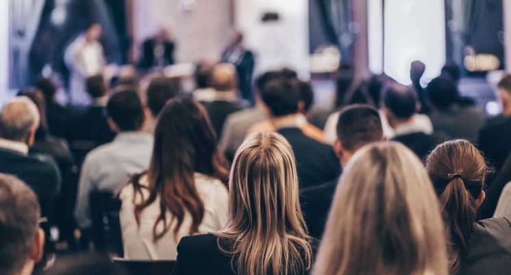 Setor de eventos: por que esse mercado voltou a crescer e o que muda para quem empreende